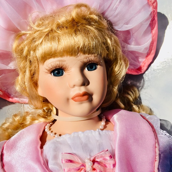 Dolls - Picture 5 of 5